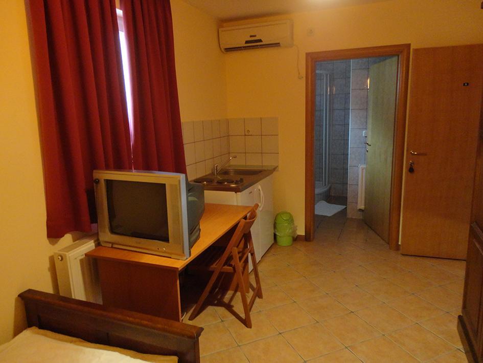 Prenociste "Magnus" Bed & Breakfast Slavonski Brod Exterior photo