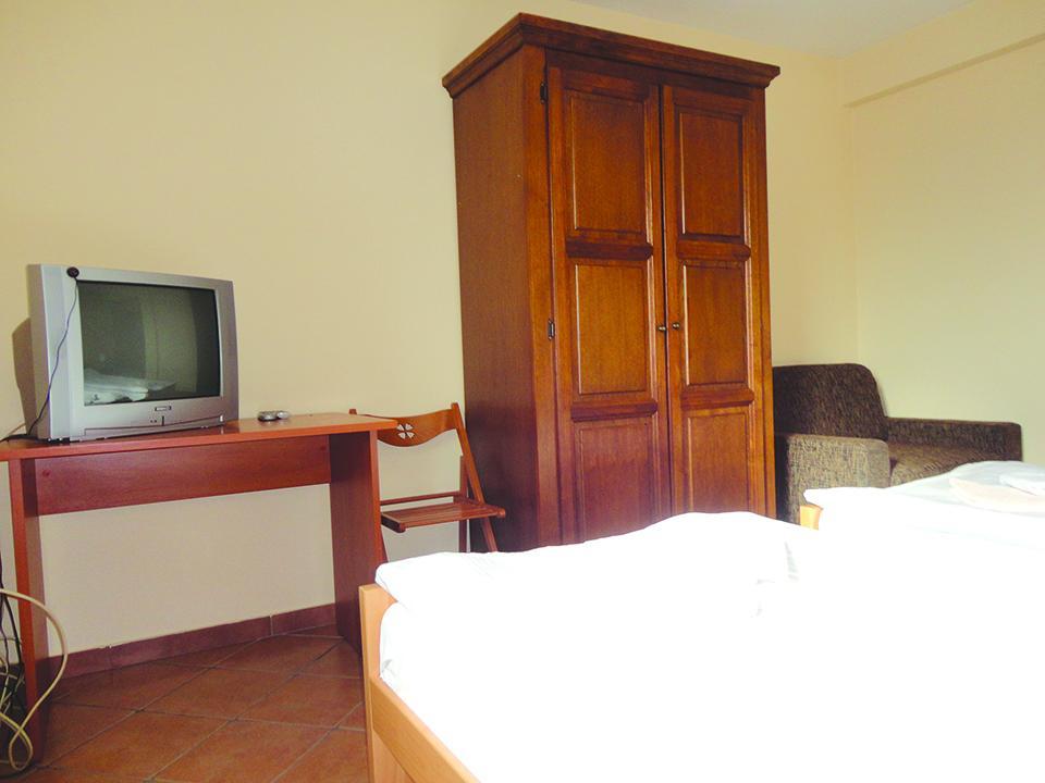 Prenociste "Magnus" Bed & Breakfast Slavonski Brod Exterior photo