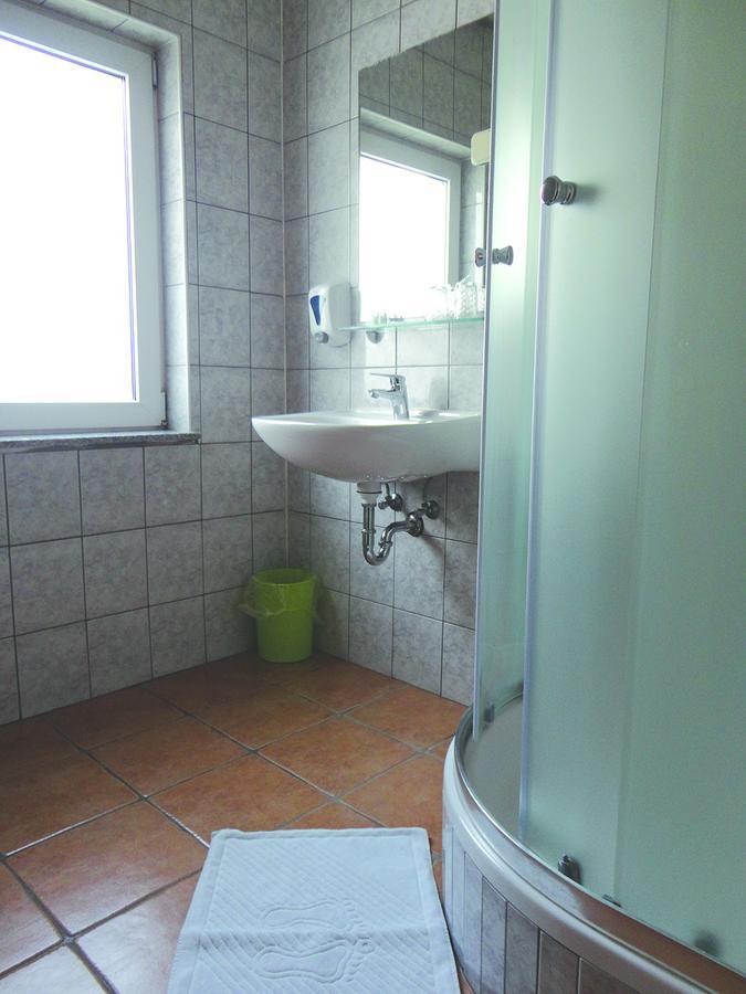 Prenociste "Magnus" Bed & Breakfast Slavonski Brod Exterior photo