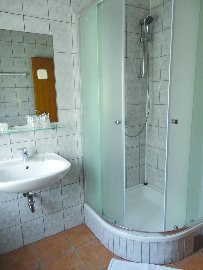 Prenociste "Magnus" Bed & Breakfast Slavonski Brod Exterior photo