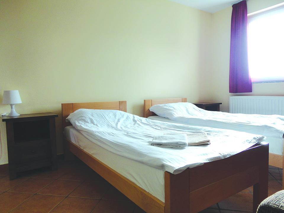 Prenociste "Magnus" Bed & Breakfast Slavonski Brod Exterior photo