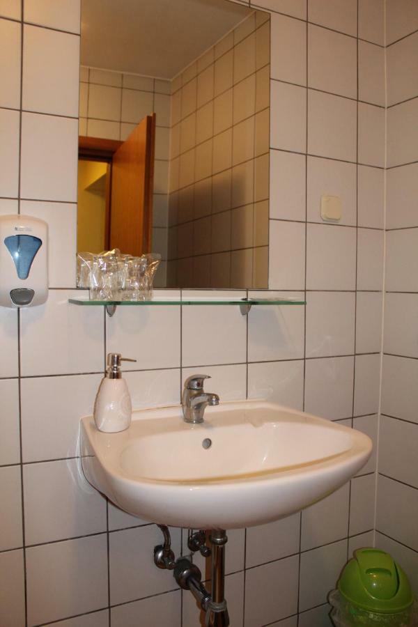 Prenociste "Magnus" Bed & Breakfast Slavonski Brod Exterior photo