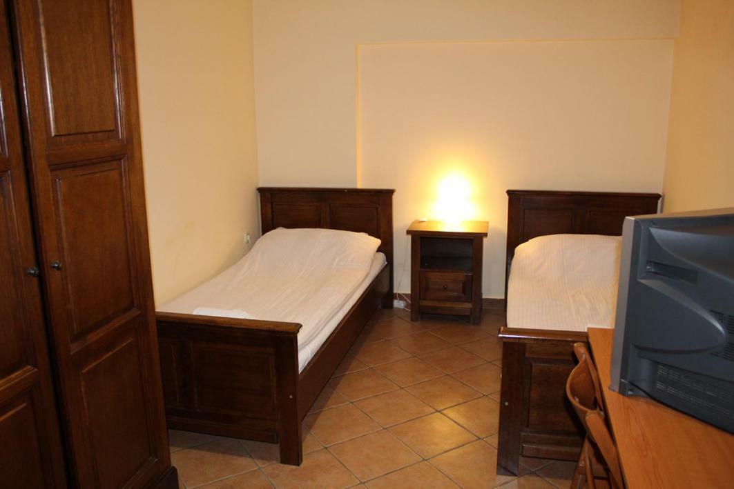 Prenociste "Magnus" Bed & Breakfast Slavonski Brod Exterior photo