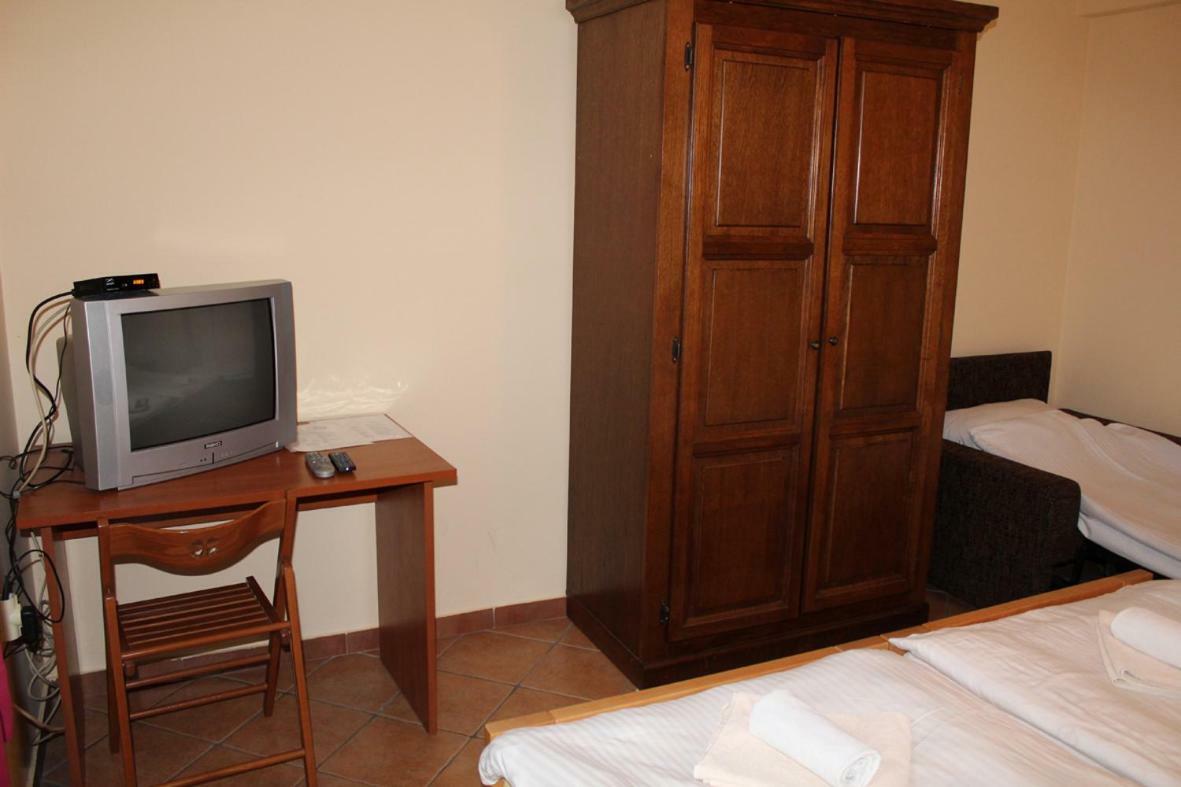 Prenociste "Magnus" Bed & Breakfast Slavonski Brod Exterior photo